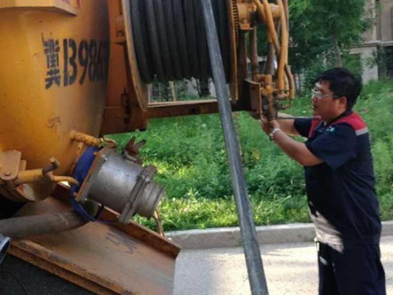 高新区专通下水道，修换洁具，改上下水管，换地漏